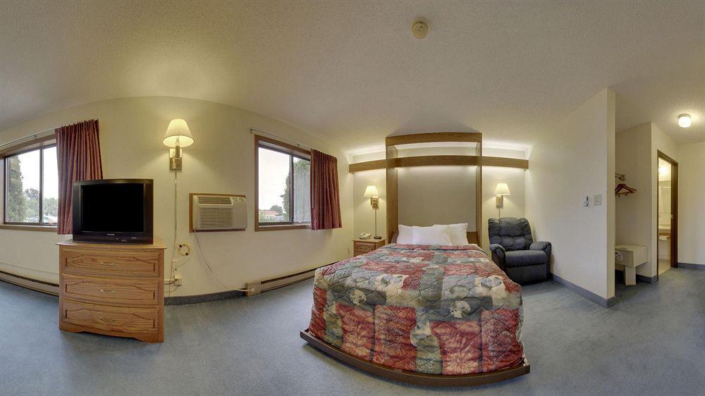 Super 8 By Wyndham Green Bay Near Stadium Dış mekan fotoğraf